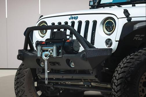 Bright White Clearcoat 2018 Jeep Wrangler JK Unlimited Sport