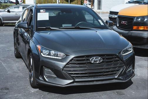 2019 Hyundai Veloster 2