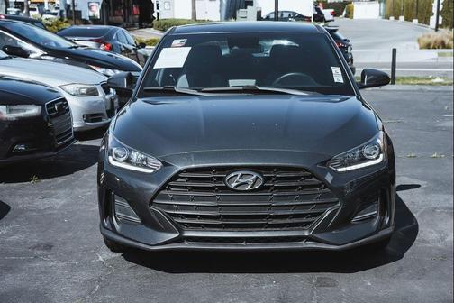 2019 Hyundai Veloster 2