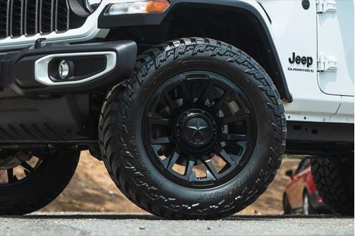 2024 Jeep Gladiator Sport S