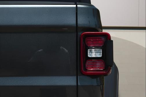 Granite Crystal Metallic Clearcoat 2024 Jeep Gladiator Sport