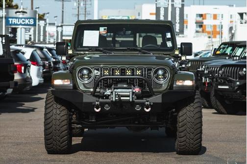 2023 Jeep Gladiator Overland