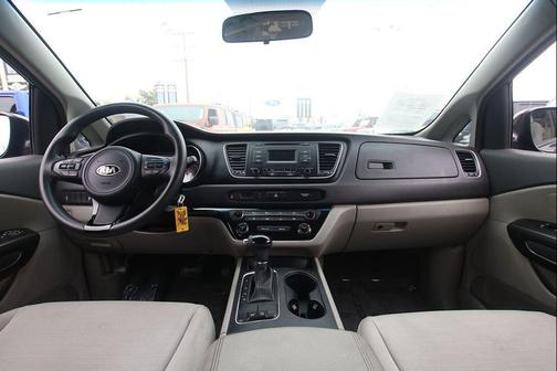 2015 Kia Sedona L