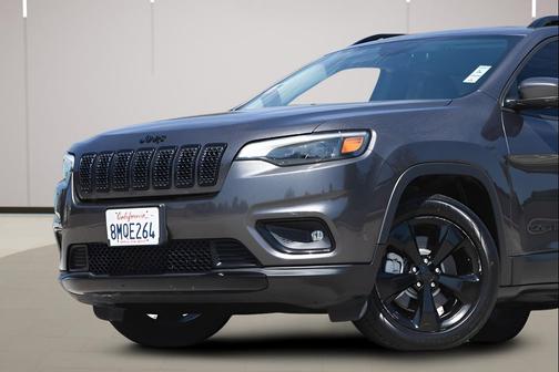 Granite Crystal Metallic Clearcoat 2019 Jeep Cherokee Latitude