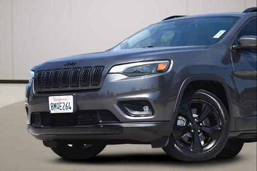 Granite Crystal Metallic Clearcoat 2019 Jeep Cherokee Latitude