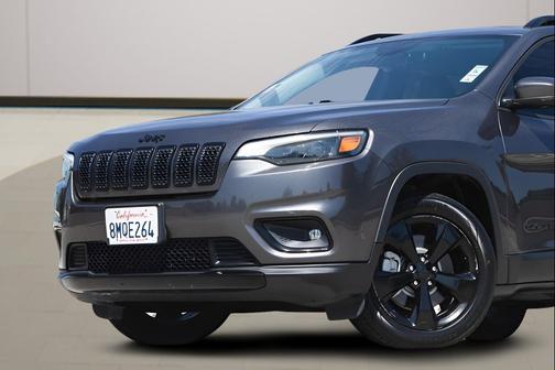 Granite Crystal Metallic Clearcoat 2019 Jeep Cherokee Latitude