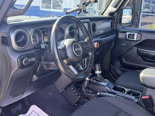 2021 Jeep Gladiator Willys 4x4