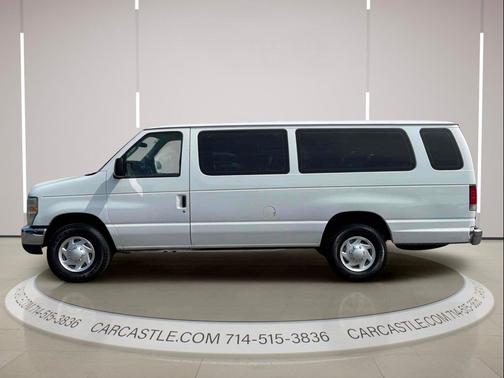 Oxford White 2011 Ford E350 Super Duty XLT