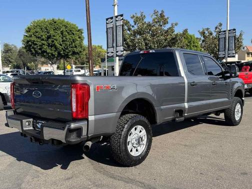 2023 Ford F-350 XLT