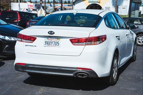 2017 Kia Optima LX