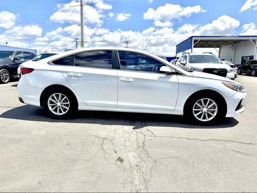 Quartz White Pearl 2018 Hyundai SONATA SE