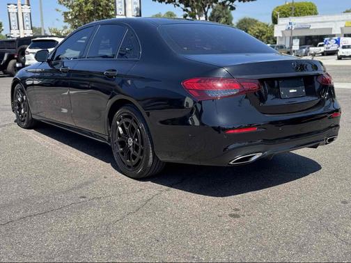 Obsidian Black Metallic 2022 Mercedes-Benz E-Class RWD Sedan
