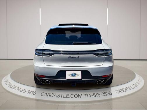 Chalk 2020 Porsche Macan Macan