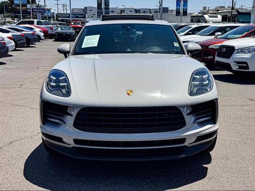 Chalk 2020 Porsche Macan Macan