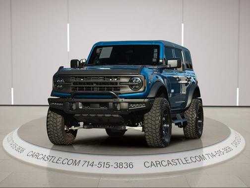 Velocity Blue Metallic 2022 Ford Bronco Base