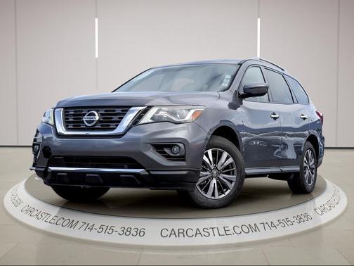 Gun Metallic 2019 Nissan Pathfinder SV