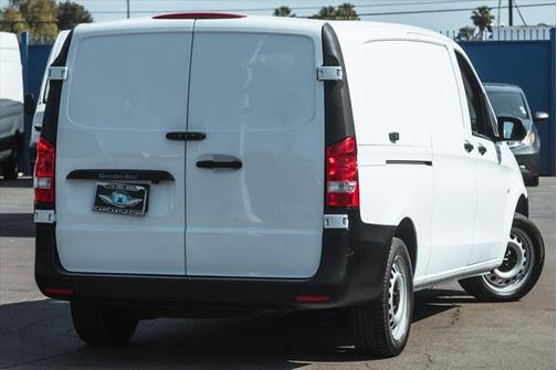 2020 Mercedes-Benz Metris Base
