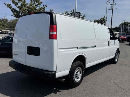 Summit White 2019 Chevrolet Express 3500 Work Van