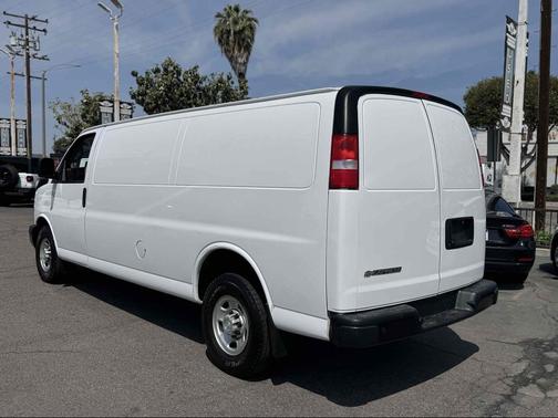 Summit White 2019 Chevrolet Express 3500 Work Van