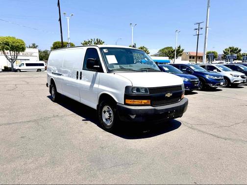 Summit White 2019 Chevrolet Express 3500 Work Van