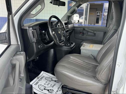 Summit White 2019 Chevrolet Express 3500 Work Van