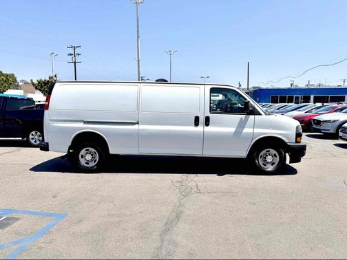 Summit White 2019 Chevrolet Express 3500 Work Van