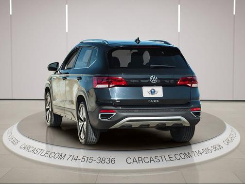 Deep Black Pearl 2022 Volkswagen Taos 1.5T SE