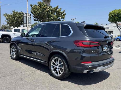 Dark Graphite Metallic 2020 BMW X5 sDrive40i