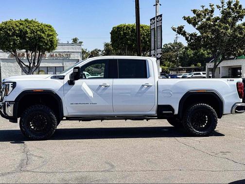 Summit White 2024 GMC Sierra 2500 SLE
