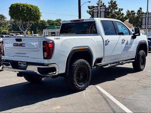 Summit White 2024 GMC Sierra 2500 SLE
