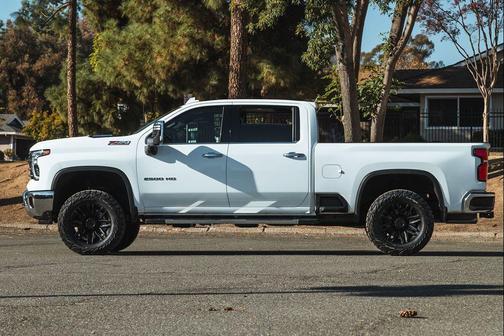 2024 Chevrolet Silverado 2500 LTZ