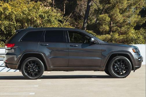 2017 Jeep Grand Cherokee Altitude