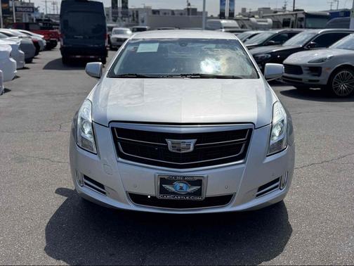 Radiant Silver Metallic 2017 Cadillac XTS Luxury
