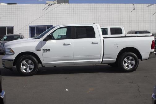 Photo 2 of 28 of 2020 RAM 1500 Classic SLT