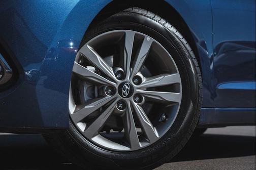 2017 Hyundai ELANTRA Value Edition