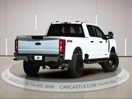 Oxford White 2024 Ford F-250 XLT