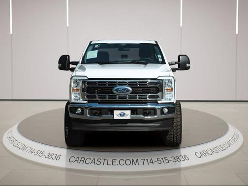 Oxford White 2024 Ford F-250 XLT