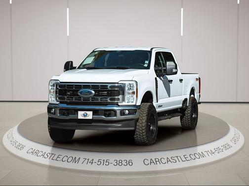 Oxford White 2024 Ford F-250 XLT