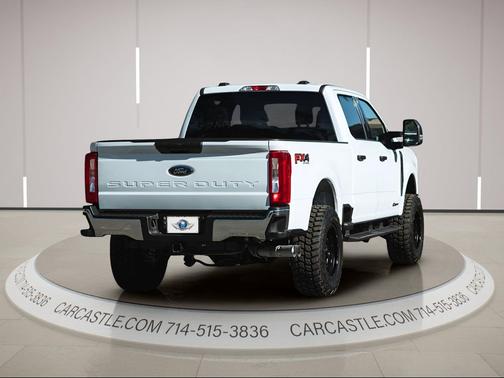 Oxford White 2024 Ford F-250 XLT