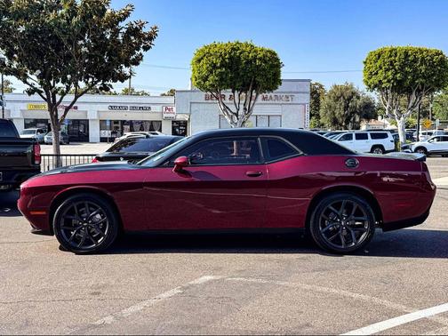Octane Red Pearlcoat 2020 Dodge Challenger SXT