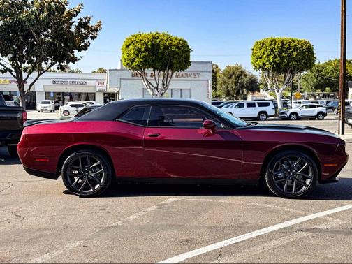 Octane Red Pearlcoat 2020 Dodge Challenger SXT