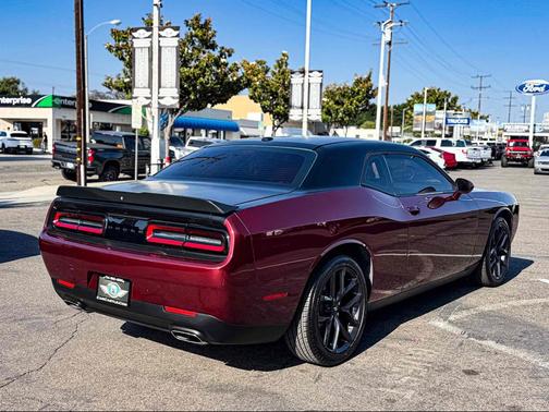 Octane Red Pearlcoat 2020 Dodge Challenger SXT