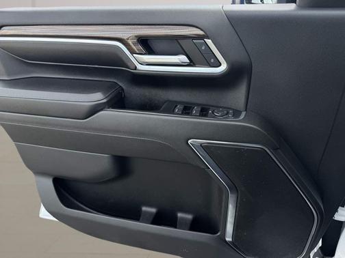 Summit White 2024 Chevrolet Silverado 2500 LT