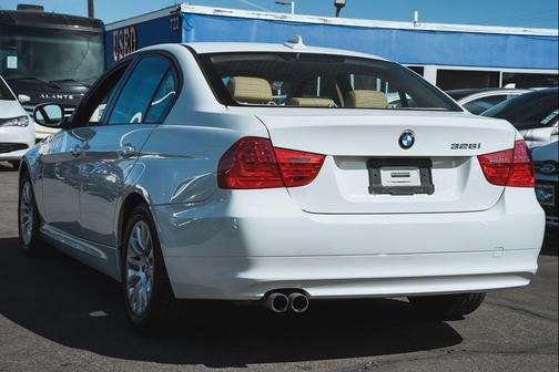 Alpine White 2009 BMW 328 328i