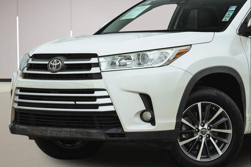 Blizzard Pearl 2017 Toyota Highlander XLE