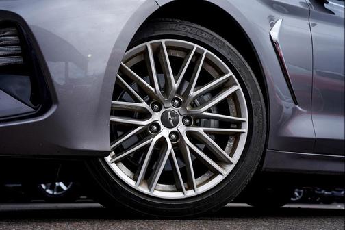 2021 Genesis G70 2.0T RWD