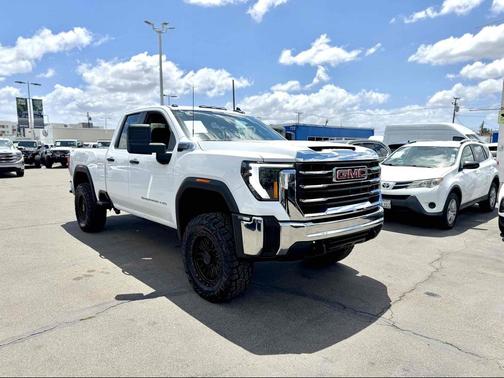 Summit White 2024 GMC Sierra 2500 Pro