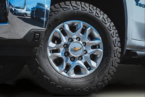 Summit White 2024 Chevrolet Silverado 2500 LT