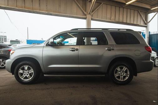 2010 Toyota Sequoia SR5