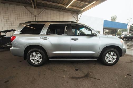 2010 Toyota Sequoia SR5